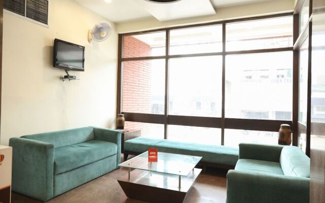 OYO 16862 Flagship Hotel Dua Continental