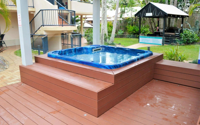 Outrigger Bay Apartments