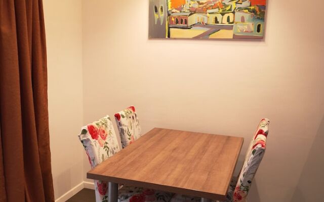 City Apartments Lani 4