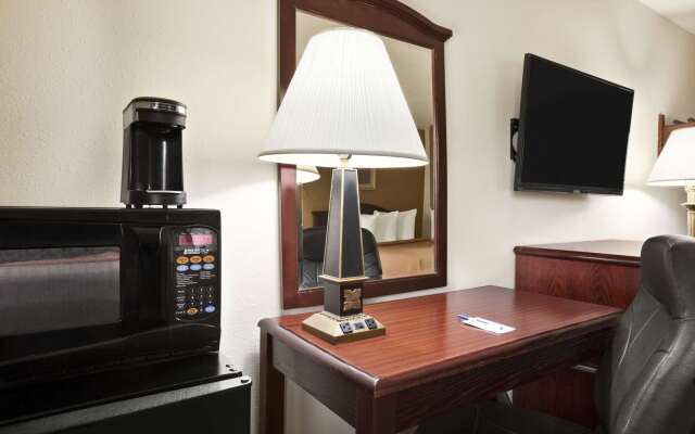 Travelodge by Wyndham La Porte/Michigan City Area