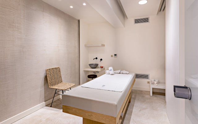 Nefeli Hotel