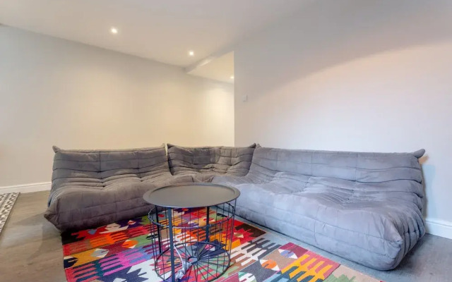 Spacious 1 Bedroom Flat With Garden