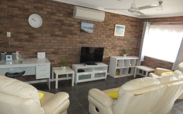 Ocean Beach Chalet 18