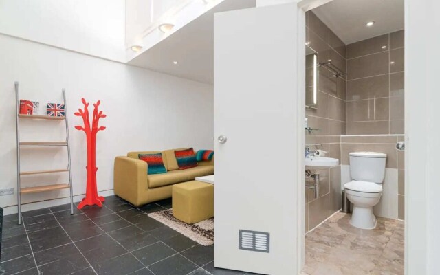 Stunning Art-deco Style 2 Bedroom Apartment in Fitzrovia