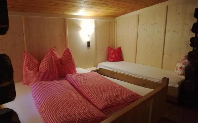 Tanterhutte by Tanterhof