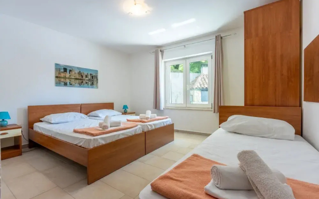 Apartments Neven