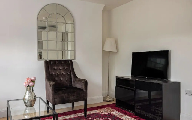 Picktheplace Kensington Lux Apartments III