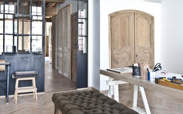 Jacquemine Luxury Guesthouse & Art Gallery