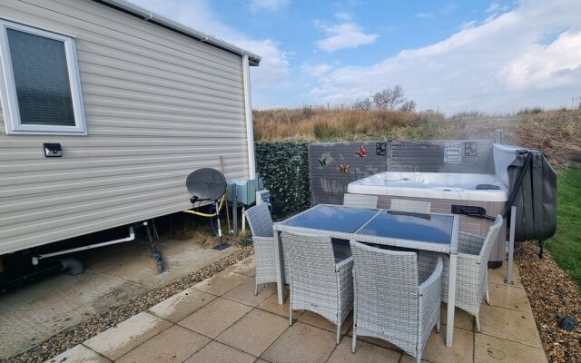 Butterfly 3-bed Hot Tub Lodge in Northumberland