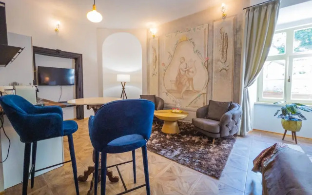 Opera apartments