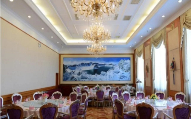 Baishan Hotel
