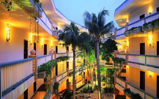 Cactus Resort Sanya by Gloria
