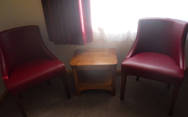 Riverside Caravan & Camping Park