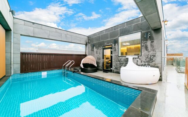 Windmill 108 Poolvilla