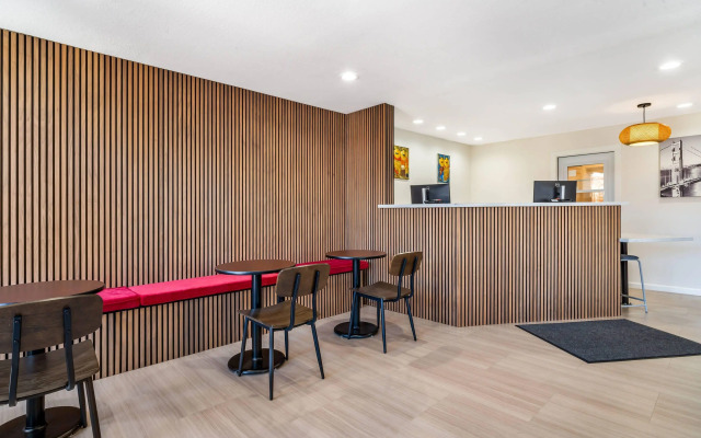 La Luna Inn, an Ascend Collection Hotel