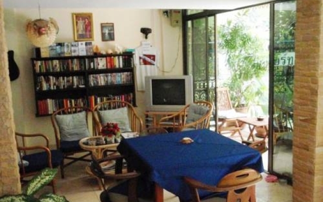 Divers Inn