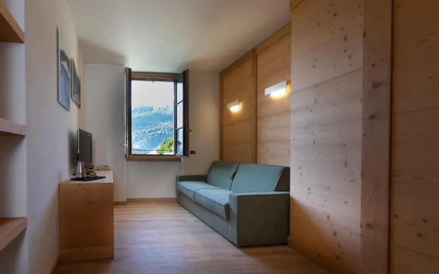 Ad Residence