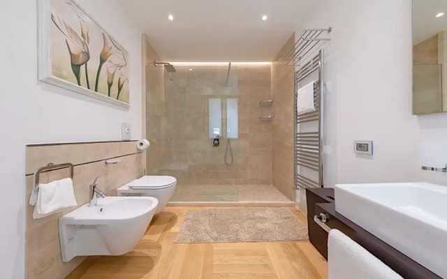 Luxury Lakefront Catullo A1 by Wonderful Italy