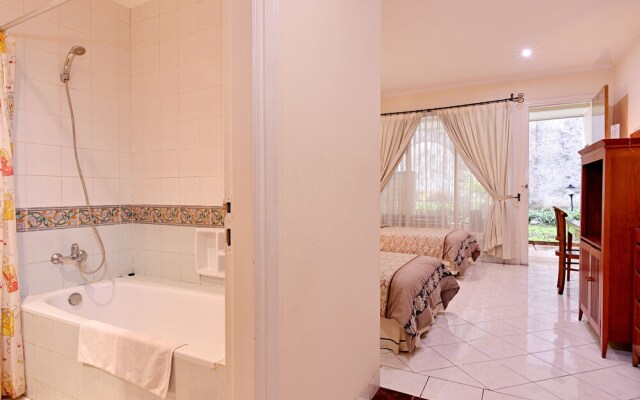 ZEN Rooms Pejaten Raya