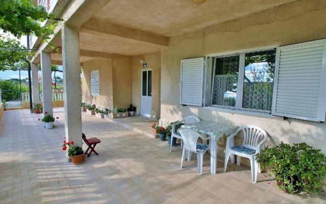 Apartmani Roza Lopar