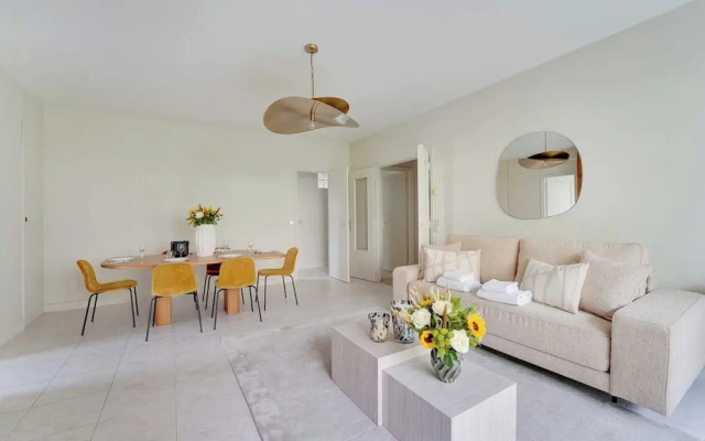 Modern apt With Balcony-2br/6p-neuilly-sur-seine