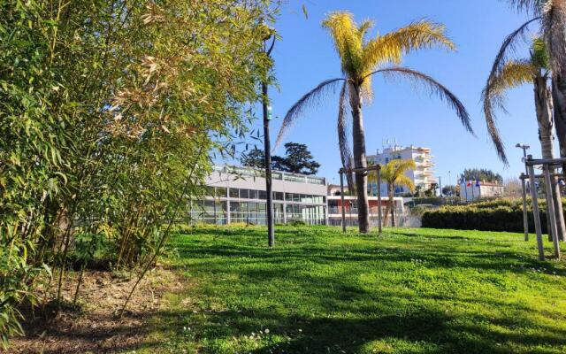 Très beau T2 dans parc montfleury ,proche centre ,au calme 44 bd Montfleury