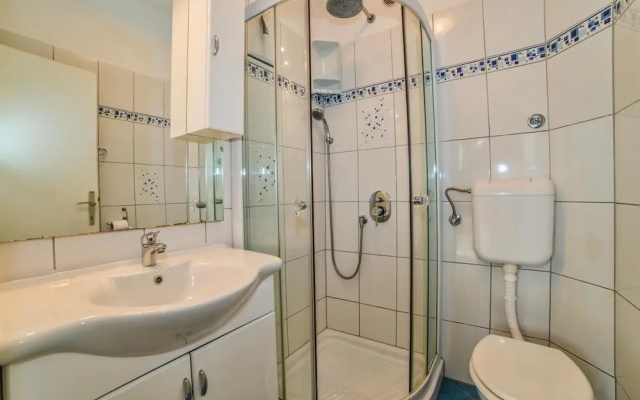 Apartments Paliaga