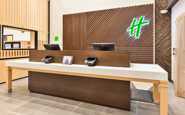 Holiday Inn & Suites Toledo Southwest - Perrysburg by IHG