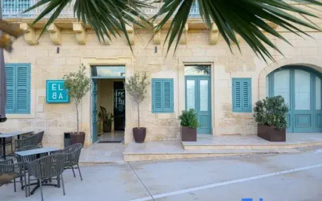 XVI Suites Boutique Hotel