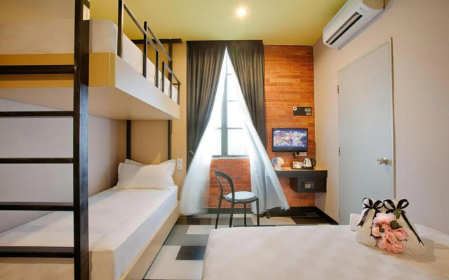 the youniQ Hotel