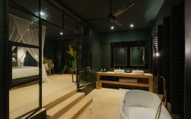 Cool and Contemporary Hilltop Villa With Ocean Views