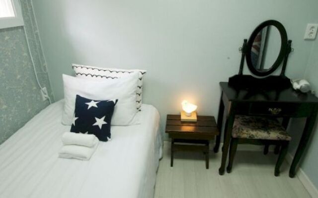 Ro&JO House(루밍 게스트하우스)