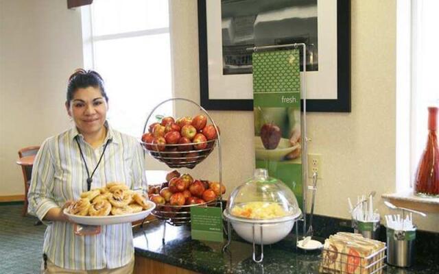 Hampton Inn & Suites Crescent Cty
