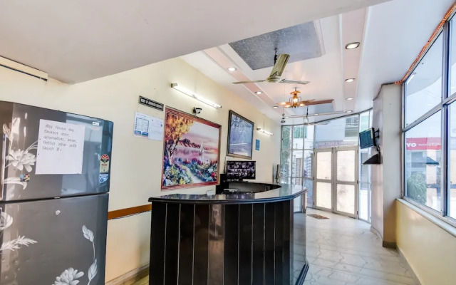 SPOT ON 49335 Hotel Alwin