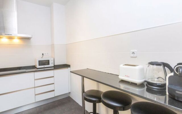 Eix.Dret:Roger de LLuria/Valencia