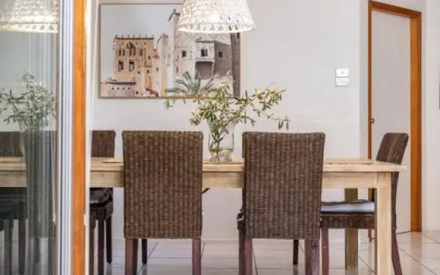 OUTRIGGER - 25 Boomerang Drive