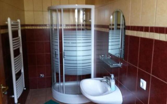 Radics Panzió Étterem és Pihenő Központ