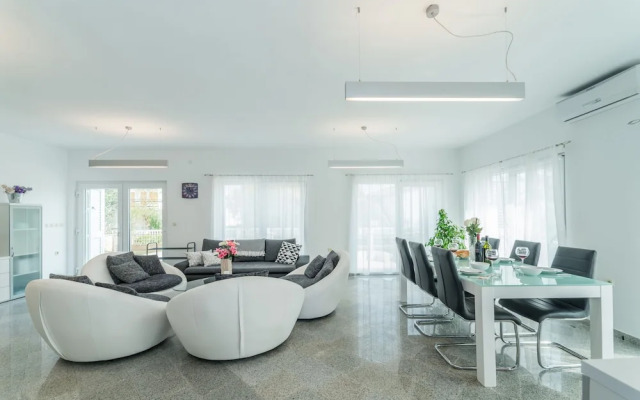 Magical Villa Casa Nova with Pool