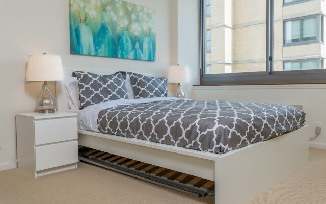 Home Away Luxury Apartments at Washington