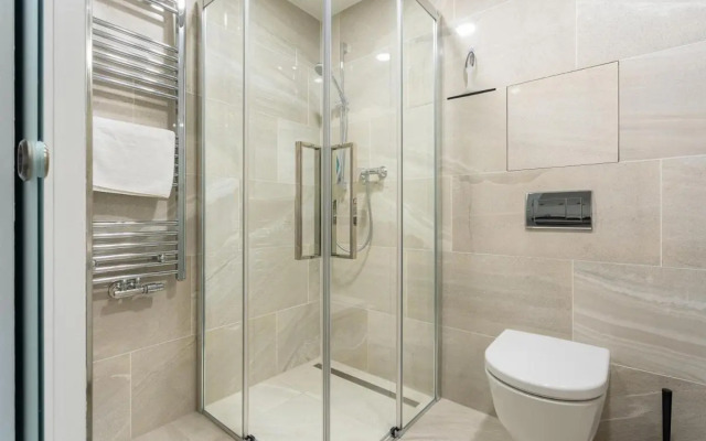 Yellow apartment with PARKING