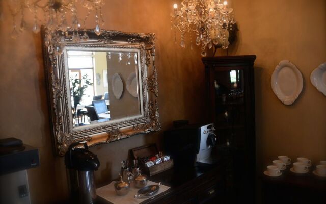 Elegant Manor Guest House