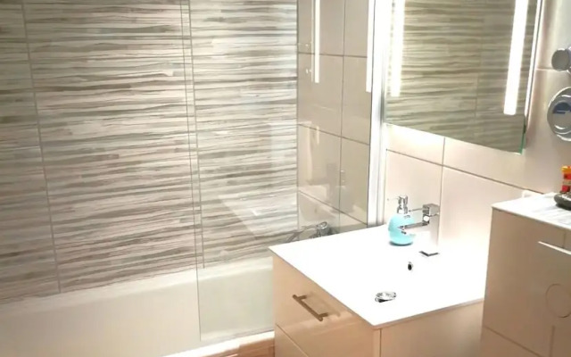 Coastal Apartment With Balcony