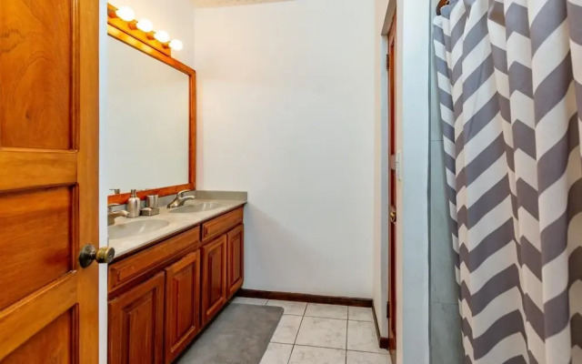 5-BD Beachfront, Ocean-View Hillside Home