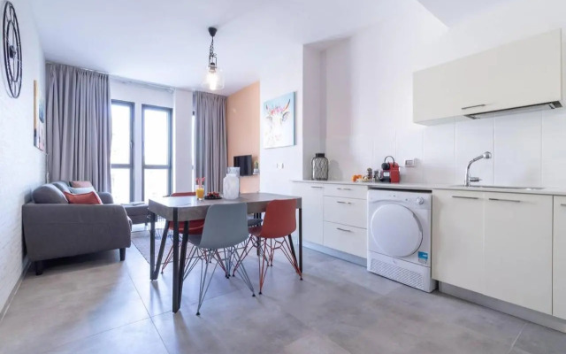 Central and luxurious 1 bdr
