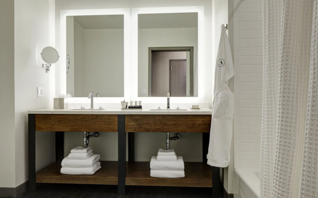 Archer Hotel Boston/Burlington