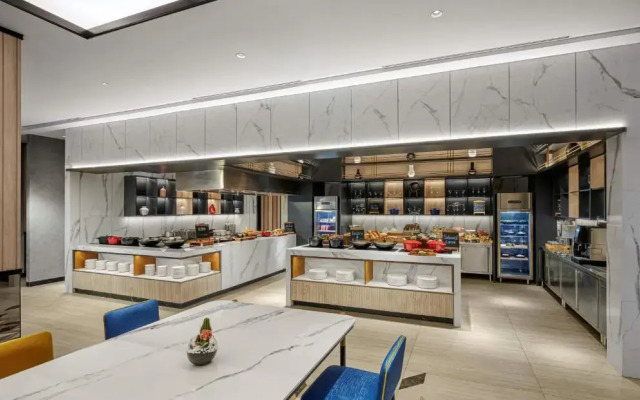 Hyatt Place Makassar