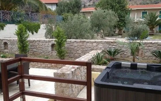 Pearl Bay Hotel