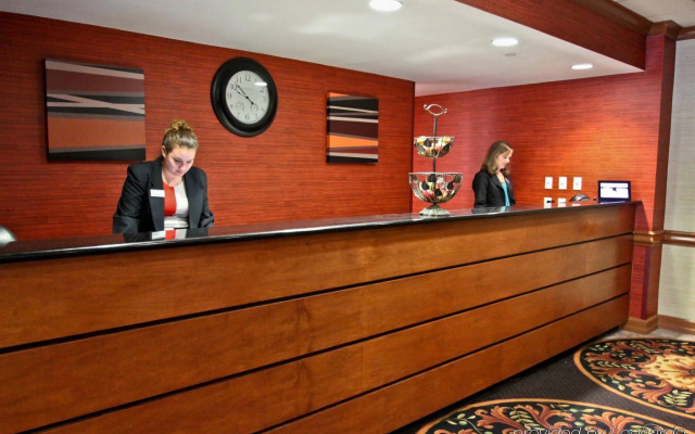 Radisson Hotel Rochester Airport
