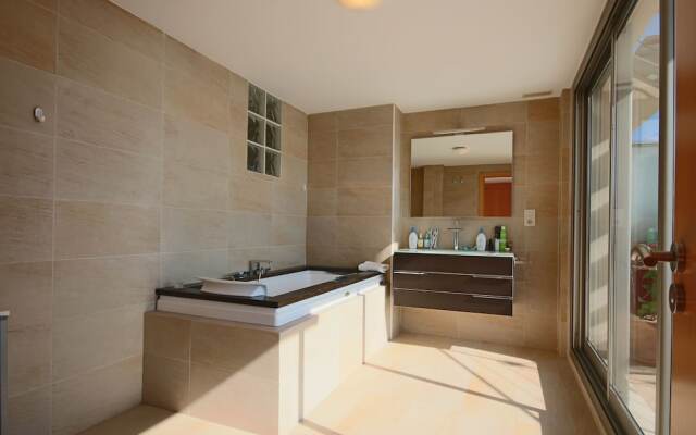 New 2019 Incredible 180m2 Exclusive Penthouse With Sea Views