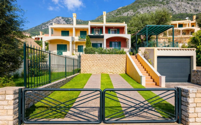 Golden Tiara Apartment